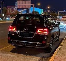 تۆیۆتا لاند کروزەر